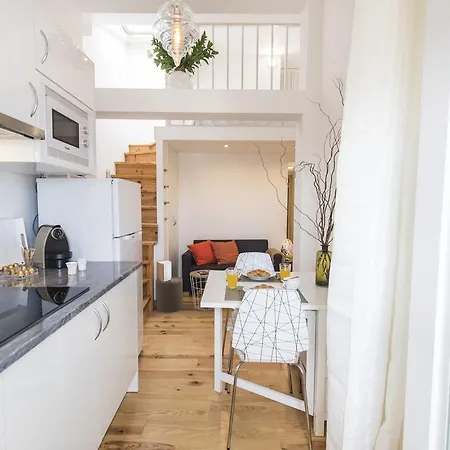 Lovelystay - Bairro Alto Hill Amazing View * Lisbon