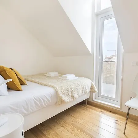 Lovelystay - Bairro Alto Hill Amazing View *