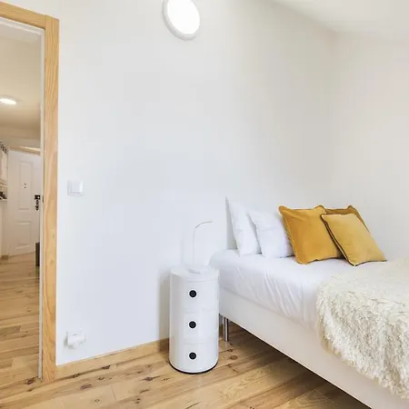 Lovelystay - Bairro Alto Hill Amazing View *
