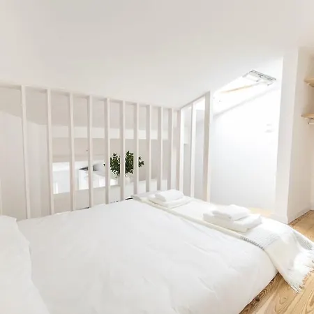 Lovelystay - Bairro Alto Hill Amazing View * Lisbon